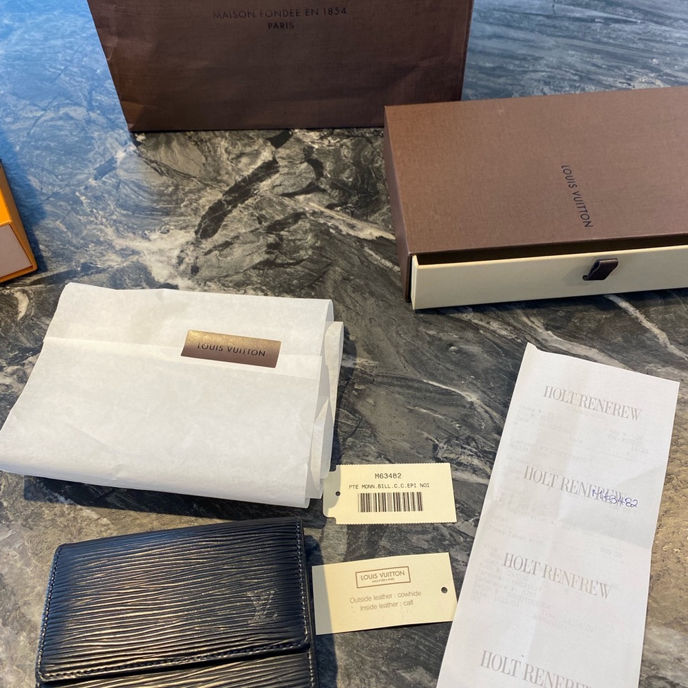 Louis Vuitton Epi wallet from 2004